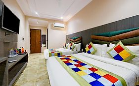 Hotel Pearl Plaza Near New Delhi Railway Station