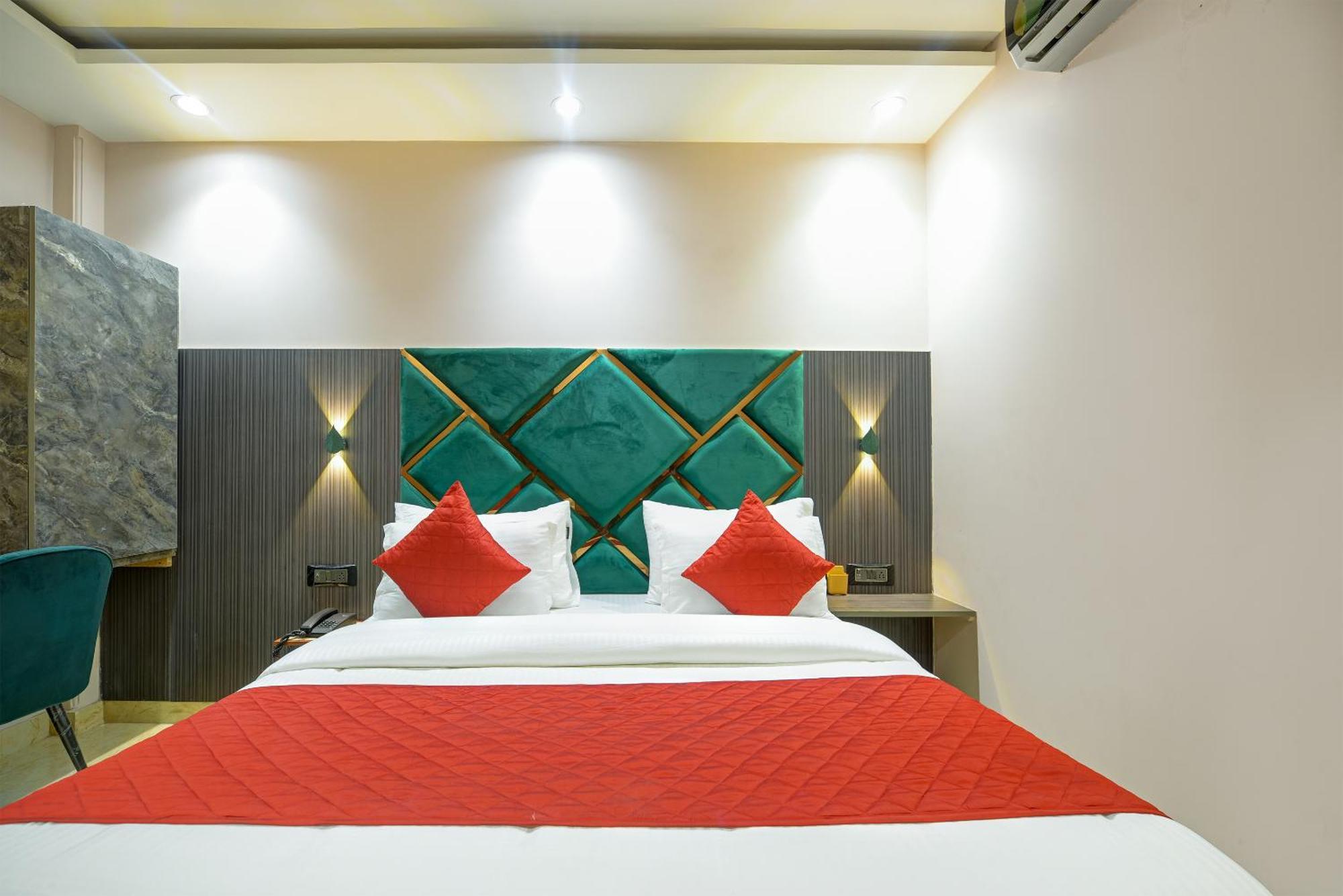The Pearl Plaza Hotel In City Centre - Near New Delhi Railway Station Exterior photo